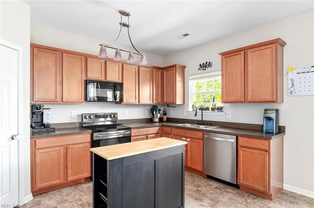 3624 Lavender LN, Toano, VA 23168
