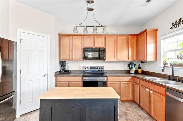 3624 Lavender LN, Toano, VA 23168