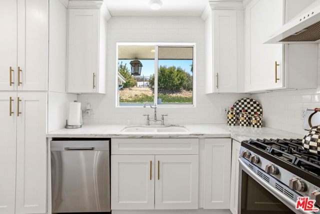 10416 Glory Avenue, Tujunga (los Angeles), CA 91042