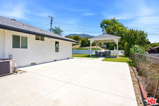 10416 Glory Avenue, Tujunga (los Angeles), CA 91042