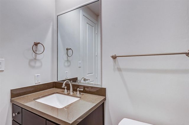 2209 Chenevert Street C, Houston, TX 77003