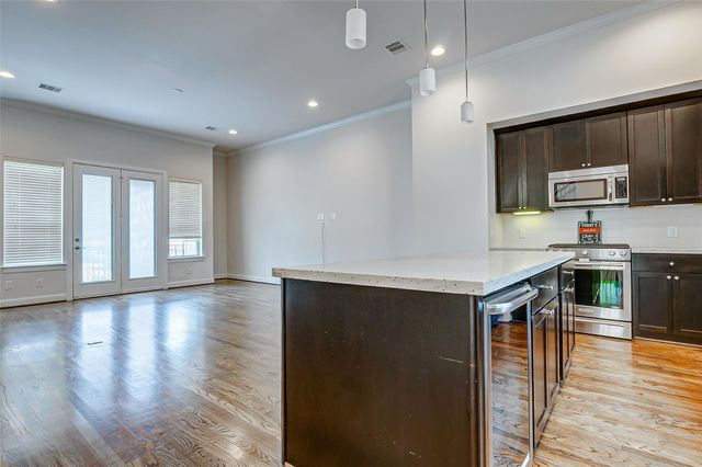 2209 Chenevert Street C, Houston, TX 77003