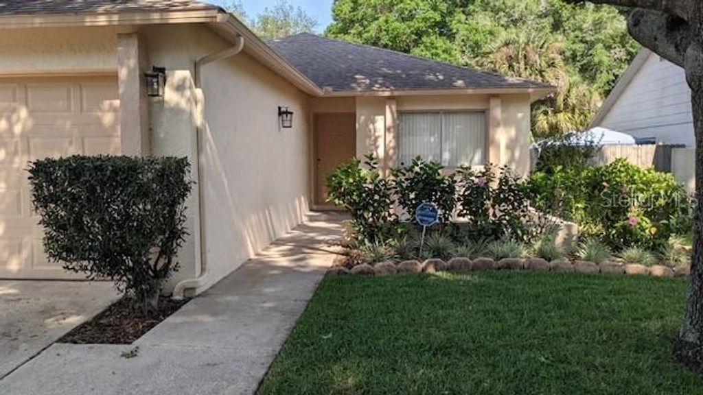 Image 2 of property listing at 921 SAINT CROIX COURT, Orlando, FL 32835