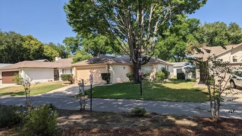 Image 3 of property listing at 921 SAINT CROIX COURT, Orlando, FL 32835