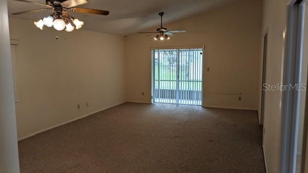 Image 6 of property listing at 921 SAINT CROIX COURT, Orlando, FL 32835