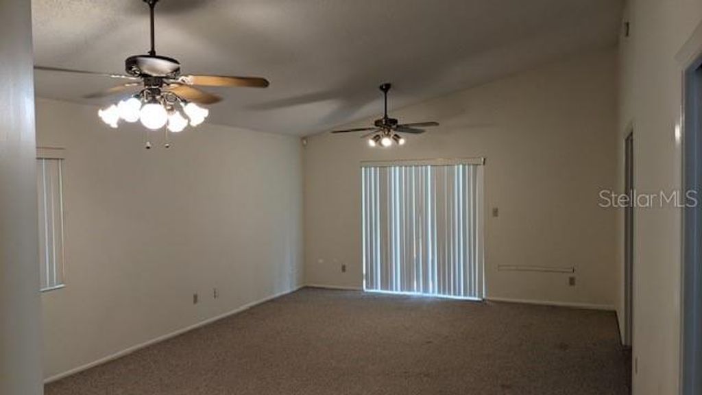 Image 7 of property listing at 921 SAINT CROIX COURT, Orlando, FL 32835
