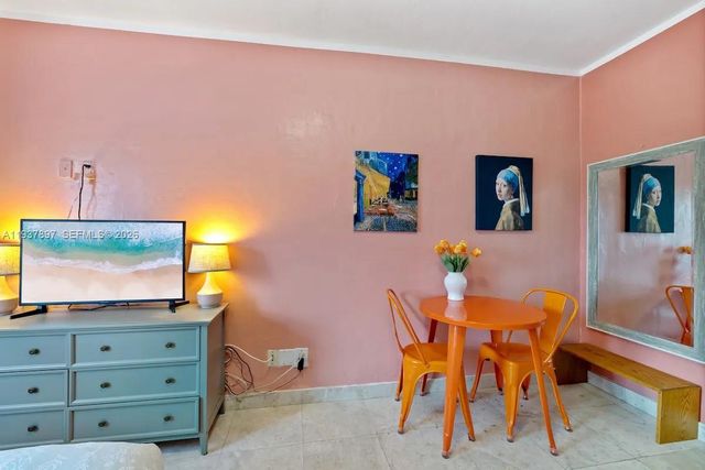 255 W 24th Street 234, Miami Beach, FL 33140