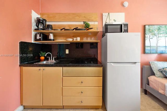 255 W 24th Street 234, Miami Beach, FL 33140
