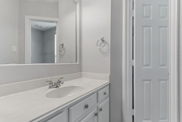 1117 Apache Lake Drive, Carrollton, TX 75010