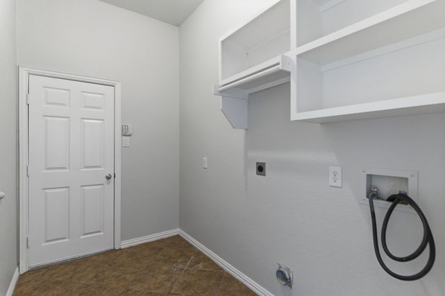 1117 Apache Lake Drive, Carrollton, TX 75010