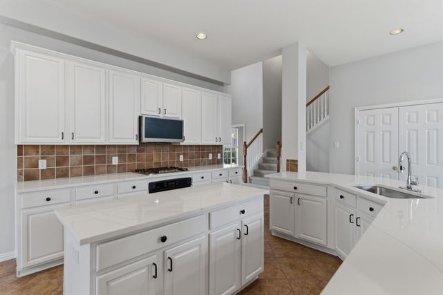 1117 Apache Lake Drive, Carrollton, TX 75010