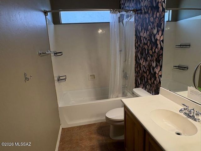 7514 W Phobos Drive, Tucson, AZ 85743