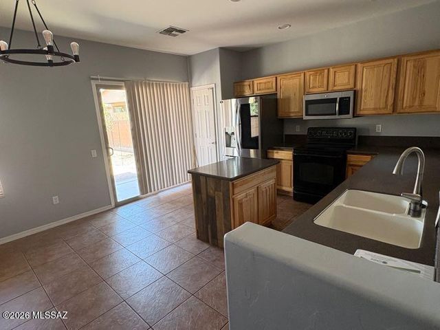 7514 W Phobos Drive, Tucson, AZ 85743