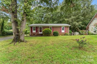 929 3rd Street SE, Hickory, NC 28602