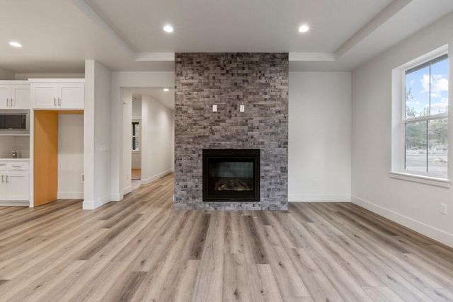 1205 Vine Maple Drive, Klamath Falls, OR 97601