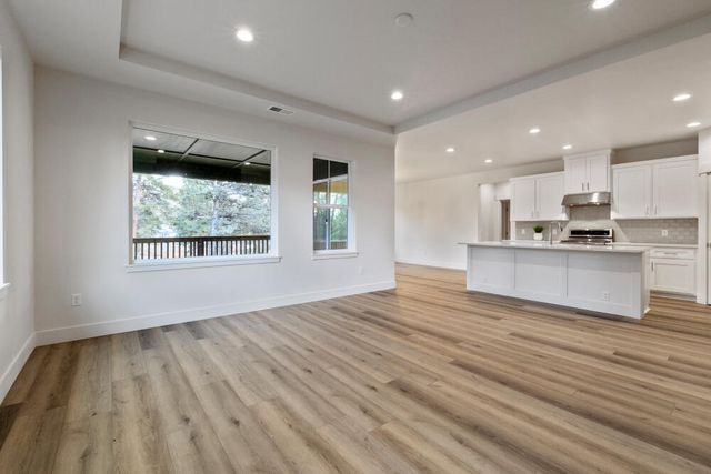 1205 Vine Maple Drive, Klamath Falls, OR 97601