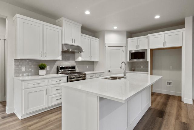 1205 Vine Maple Drive, Klamath Falls, OR 97601