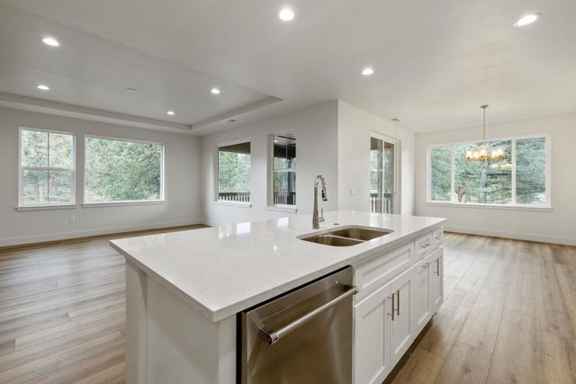 1205 Vine Maple Drive, Klamath Falls, OR 97601