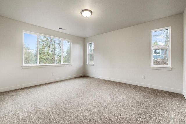 1205 Vine Maple Drive, Klamath Falls, OR 97601