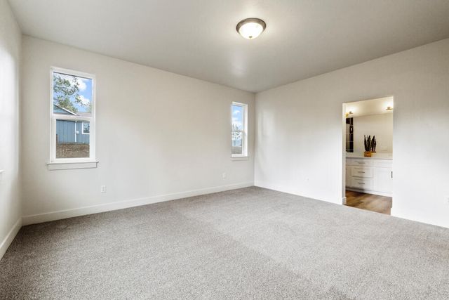 1205 Vine Maple Drive, Klamath Falls, OR 97601