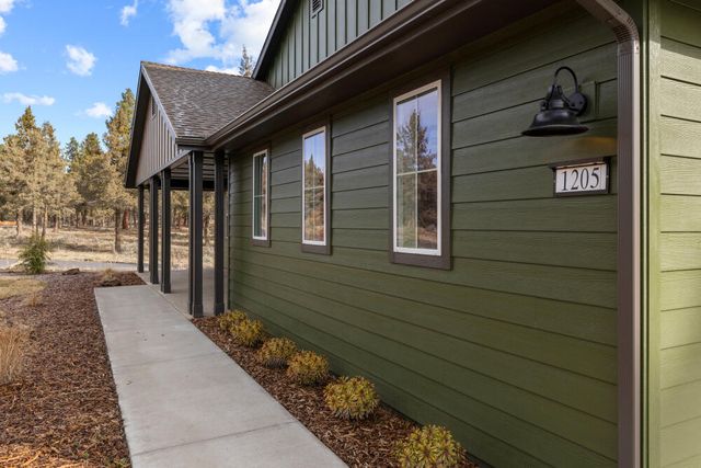 1205 Vine Maple Drive, Klamath Falls, OR 97601