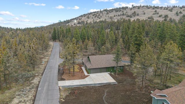 1205 Vine Maple Drive, Klamath Falls, OR 97601