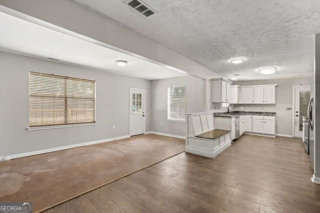 4394 Cross Lane, Decatur, GA 30035