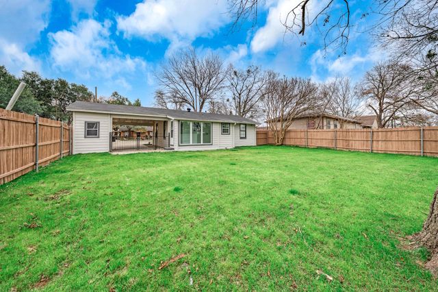 305 E Kirby, Quinlan, TX 75474