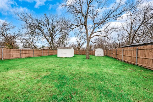 305 E Kirby, Quinlan, TX 75474
