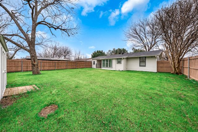 305 E Kirby, Quinlan, TX 75474