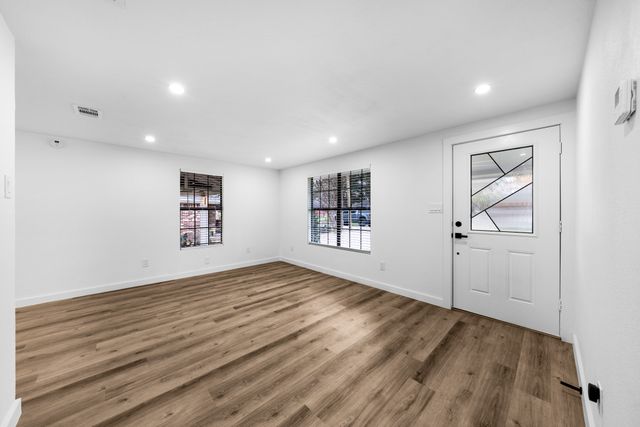 305 E Kirby, Quinlan, TX 75474