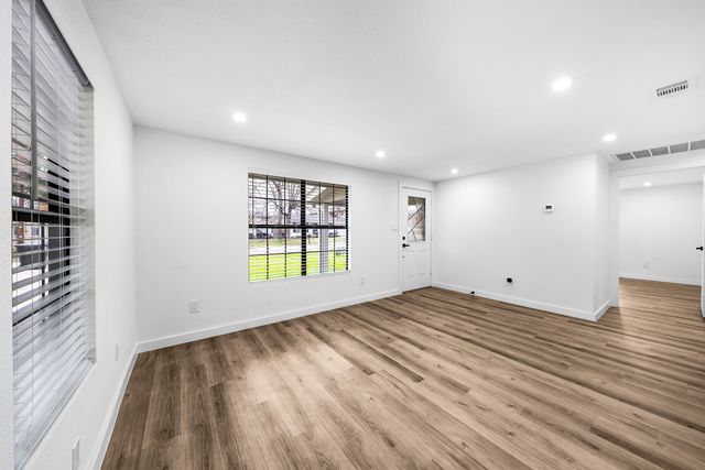 305 E Kirby, Quinlan, TX 75474