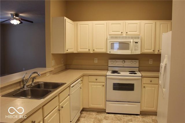 13370 White Granite Drive 500, Fishers, IN 46038
