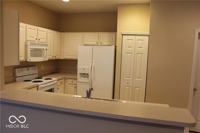 13370 White Granite Drive 500, Fishers, IN 46038