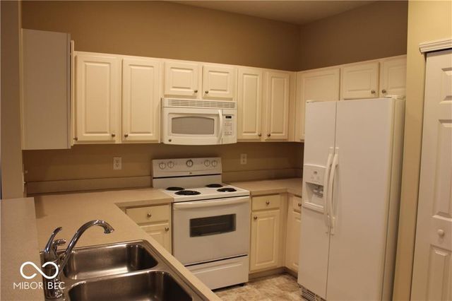 13370 White Granite Drive 500, Fishers, IN 46038