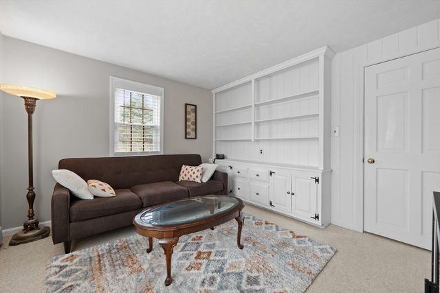 11 Lackey St, Westborough, MA 01581