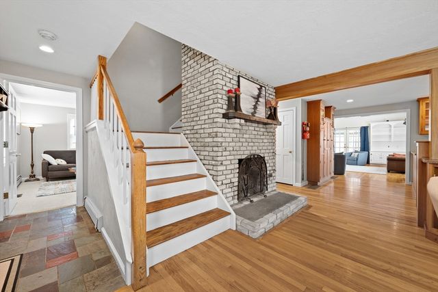 11 Lackey St, Westborough, MA 01581