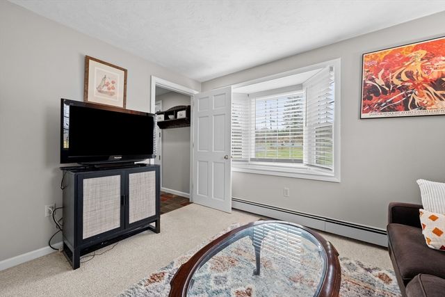 11 Lackey St, Westborough, MA 01581