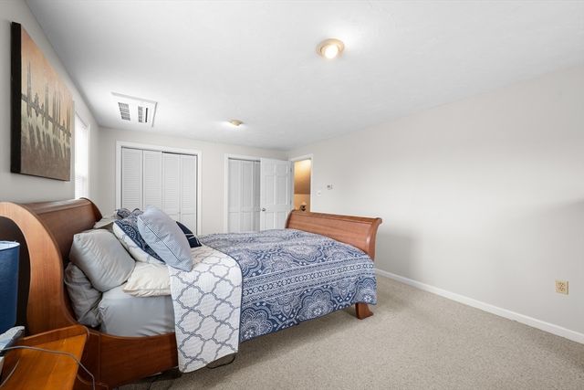 11 Lackey St, Westborough, MA 01581