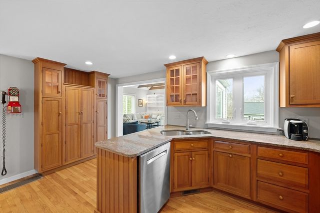 11 Lackey St, Westborough, MA 01581