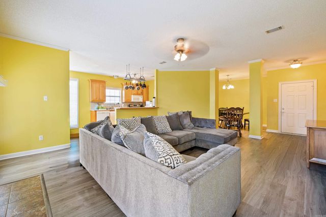 98 Westfield Loop, Little Rock, AR 72210