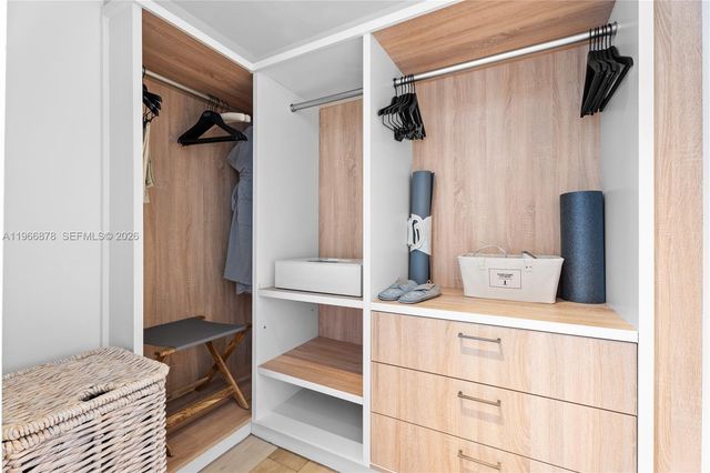 102 24th St PH-1703, Miami Beach, FL 33139