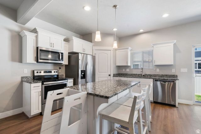 8645 N CYPRESS ALY, Eagle Mountain, UT 84005