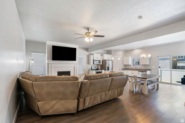 8645 N CYPRESS ALY, Eagle Mountain, UT 84005
