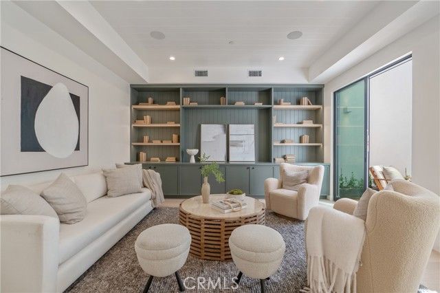 11825 Tennessee Avenue, Los Angeles, CA 90064