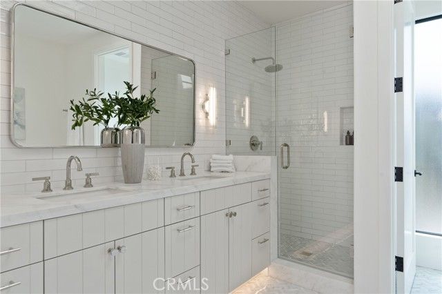 11825 Tennessee Avenue, Los Angeles, CA 90064