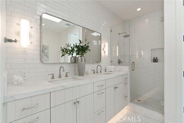 11825 Tennessee Avenue, Los Angeles, CA 90064