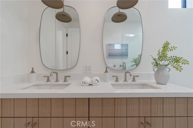 11825 Tennessee Avenue, Los Angeles, CA 90064