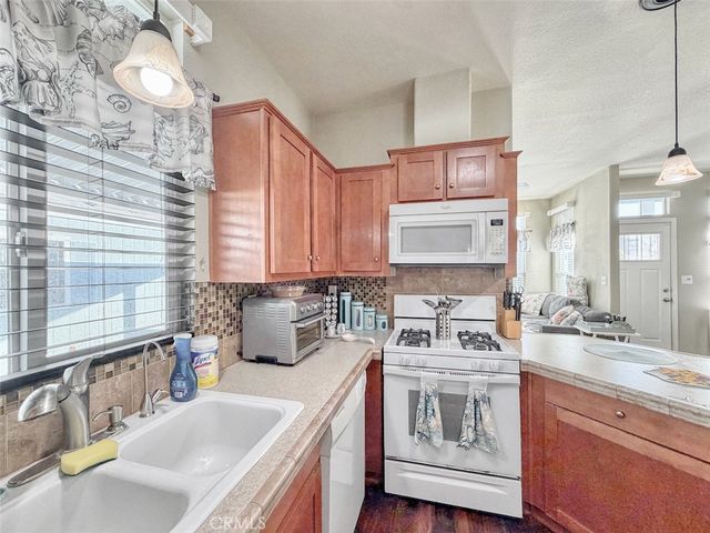 7652 Garfield 7, Huntington Beach, CA 92648