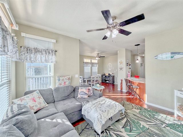 7652 Garfield 7, Huntington Beach, CA 92648